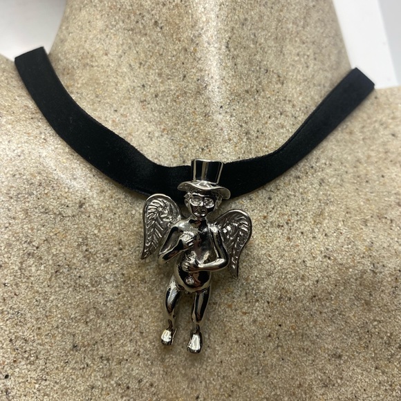 Vintage Guardian Angel Cherub Velvet Choker Necklace - Picture 4 of 7